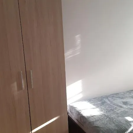 Andi Апартамент *